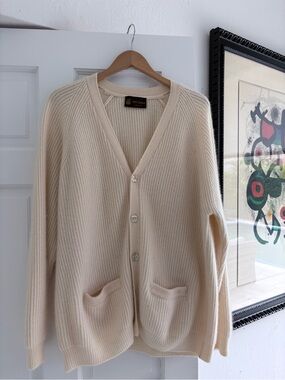 Italian Men's Cream Ribbed V-Neck Cashmere Cardigan Sweater